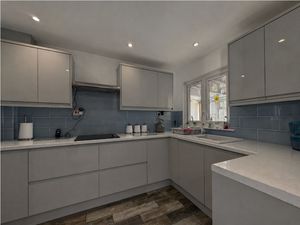 Kitchen- click for photo gallery